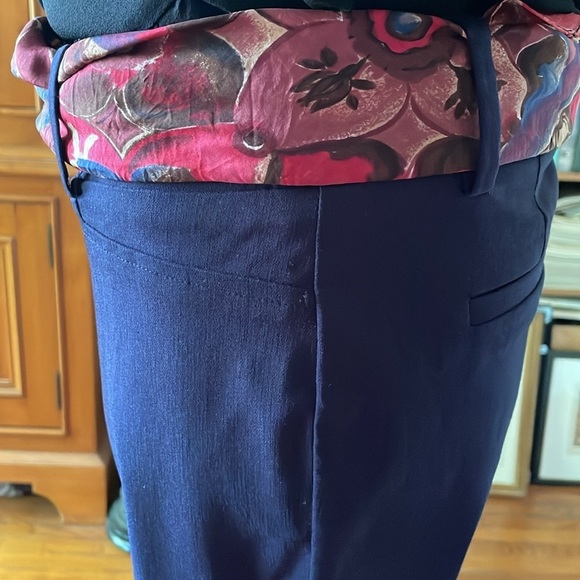 Rafaella Deep Navy Capris Size 6 - Picture 5 of 14